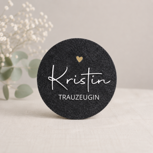 Personalisierte Filzuntersetzer mit Namen – Gastgeschenk & Namensschild zur Hochzeit 'dunkelgrau'